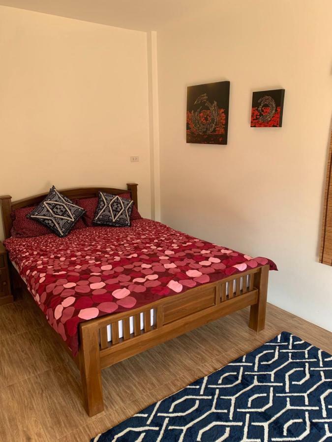 Sunray Guesthouse สุนันท์บ้านพักริมคลอง Утай Тани Екстериор снимка
